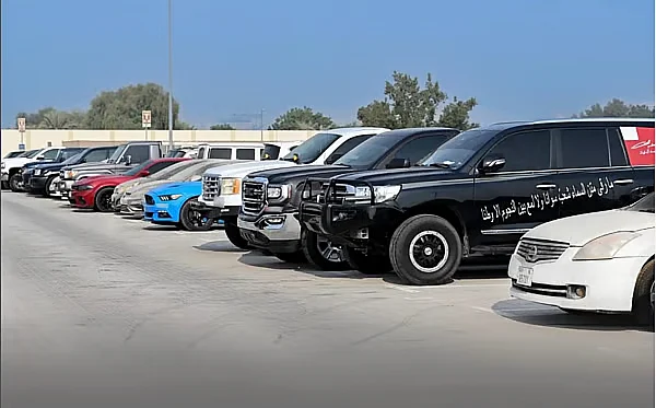 Sharjah, 6 Aydan Fazla El Konulan Aracın Son Teslim Tarihi Olan Sürücüleri Uyardı