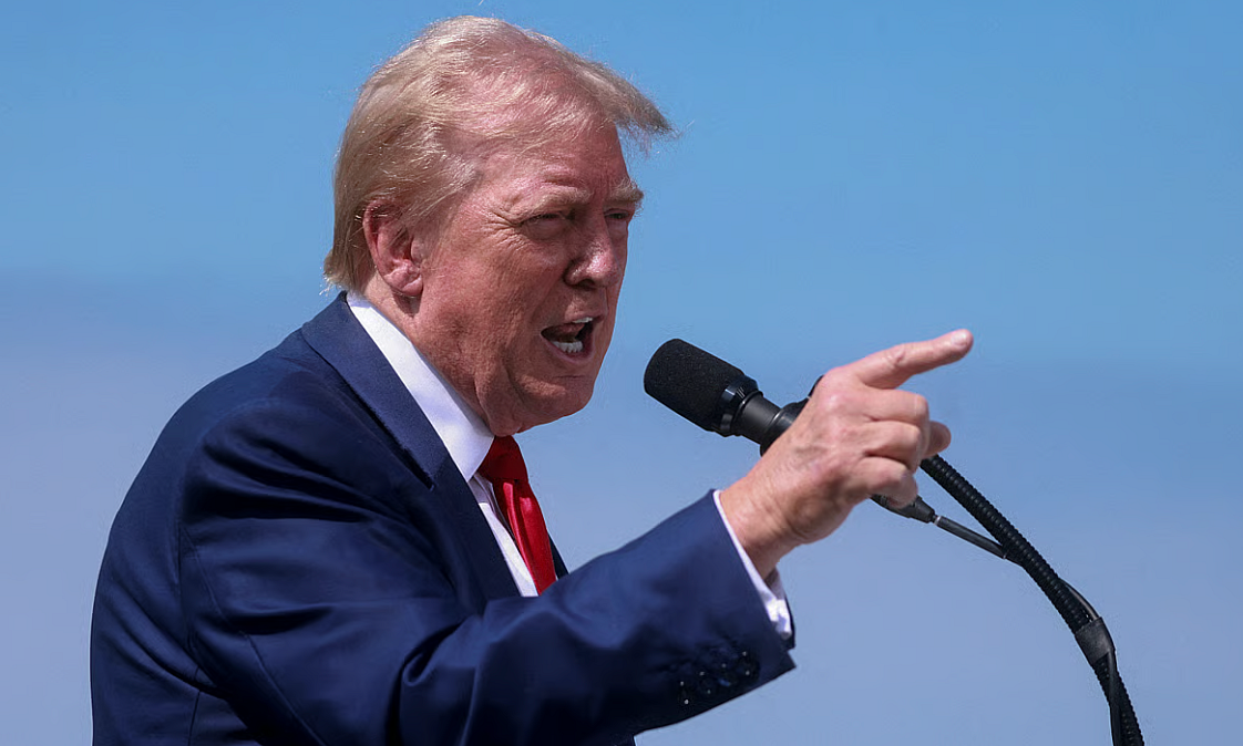 Trump, ABD'nin Rusya ve Çin'i Caydırmak için Grönland'a Sahip Olması Gerektiğini Söyledi
