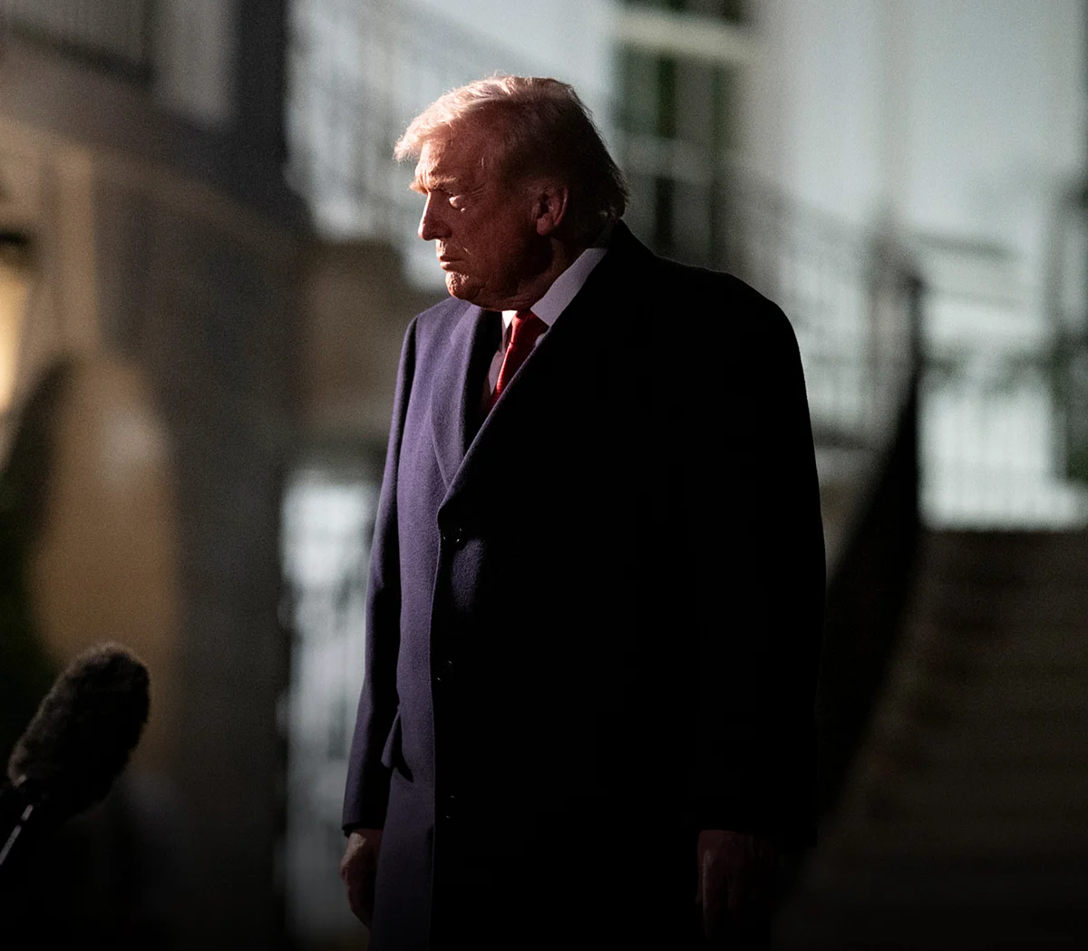 Trump, Beyaz Saray Danışmanı Brett'i İşten Atılan İşgücü İstatistikleri Şefinin Yerine Koydu