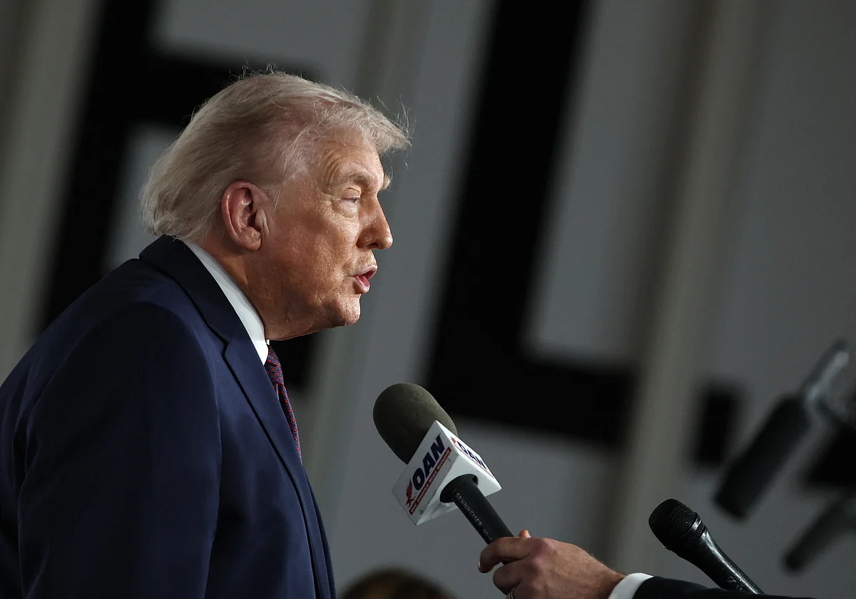 Trump, İngiltere'nin Çin'le Başa Çıkması için 'Çok Tehlikeli' Dedi