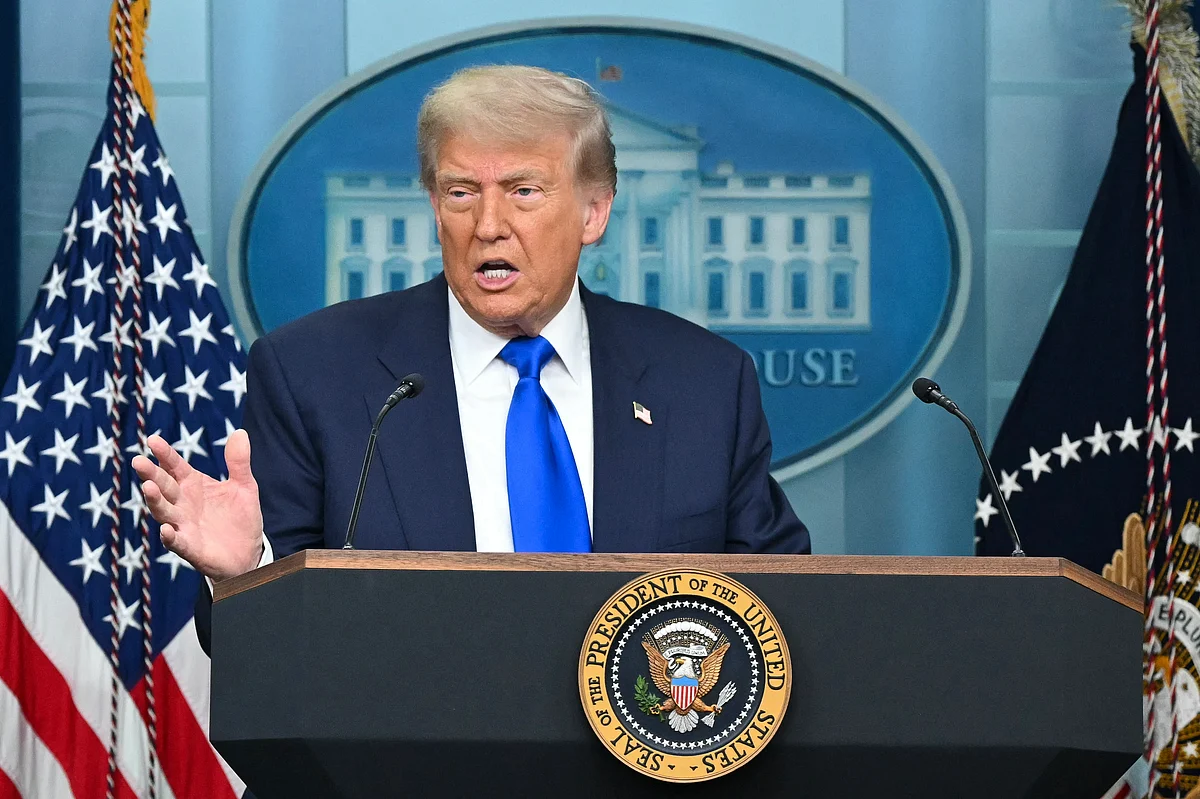 Trump, İran'ın ABD Saldırılarından Kaçınmak için Anlaşma Aramasını Bekliyor