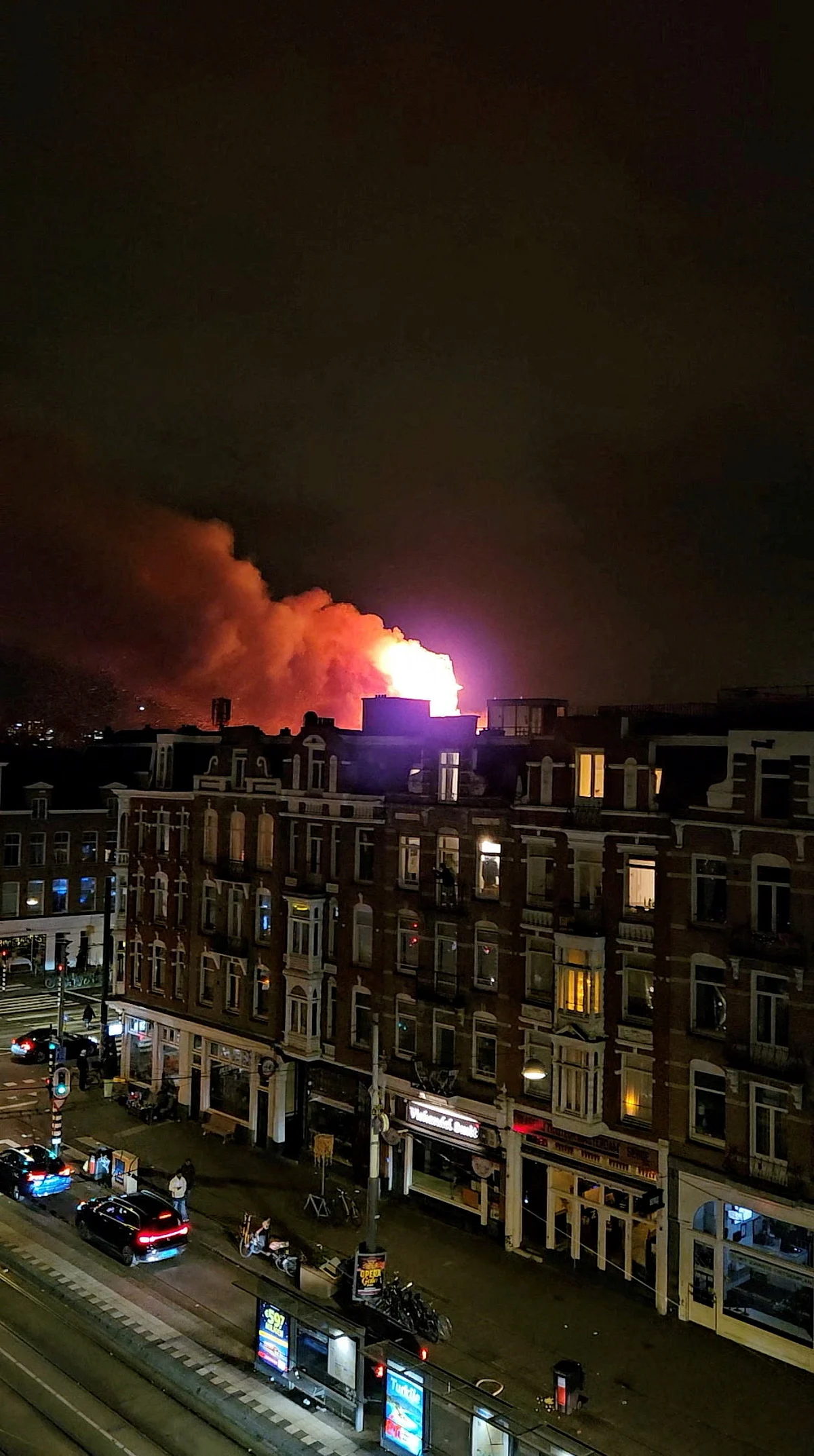 Yangın, 'Huzursuz' Yeni Yıl Arifesinde Tarihi Amsterdam Kilisesini Yıktı