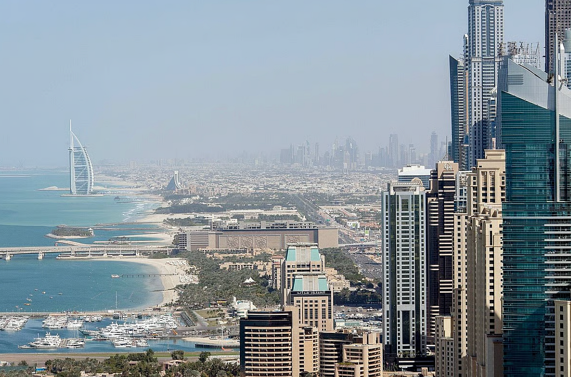 Yarın BAE Hava Durumu: Dubai Sıcaklıkları 15ºc'ye Düşecek; Adil Gökyüzü Muhtemel
