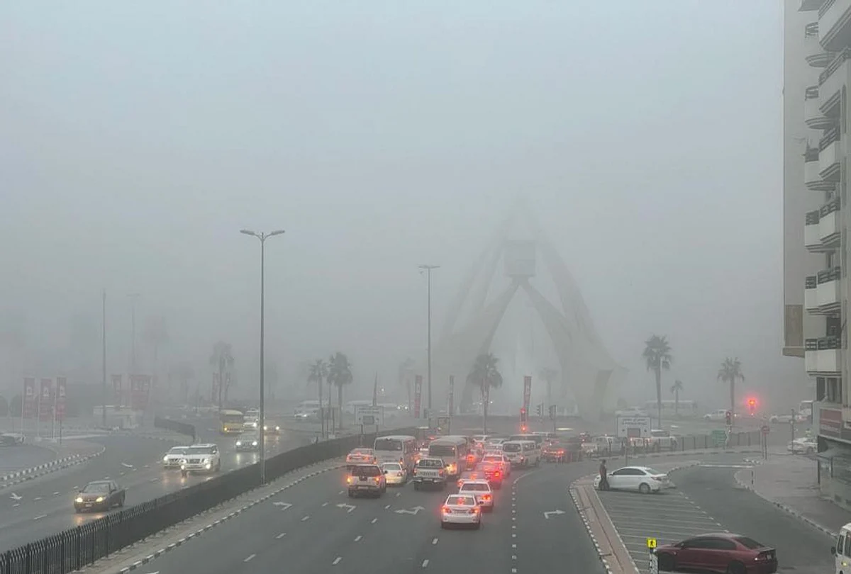 Yarın BAE Hava Durumu: Sis Muhtemel; Dubai, Sharjah'da Merkür 13 ° C'ye Düşecek