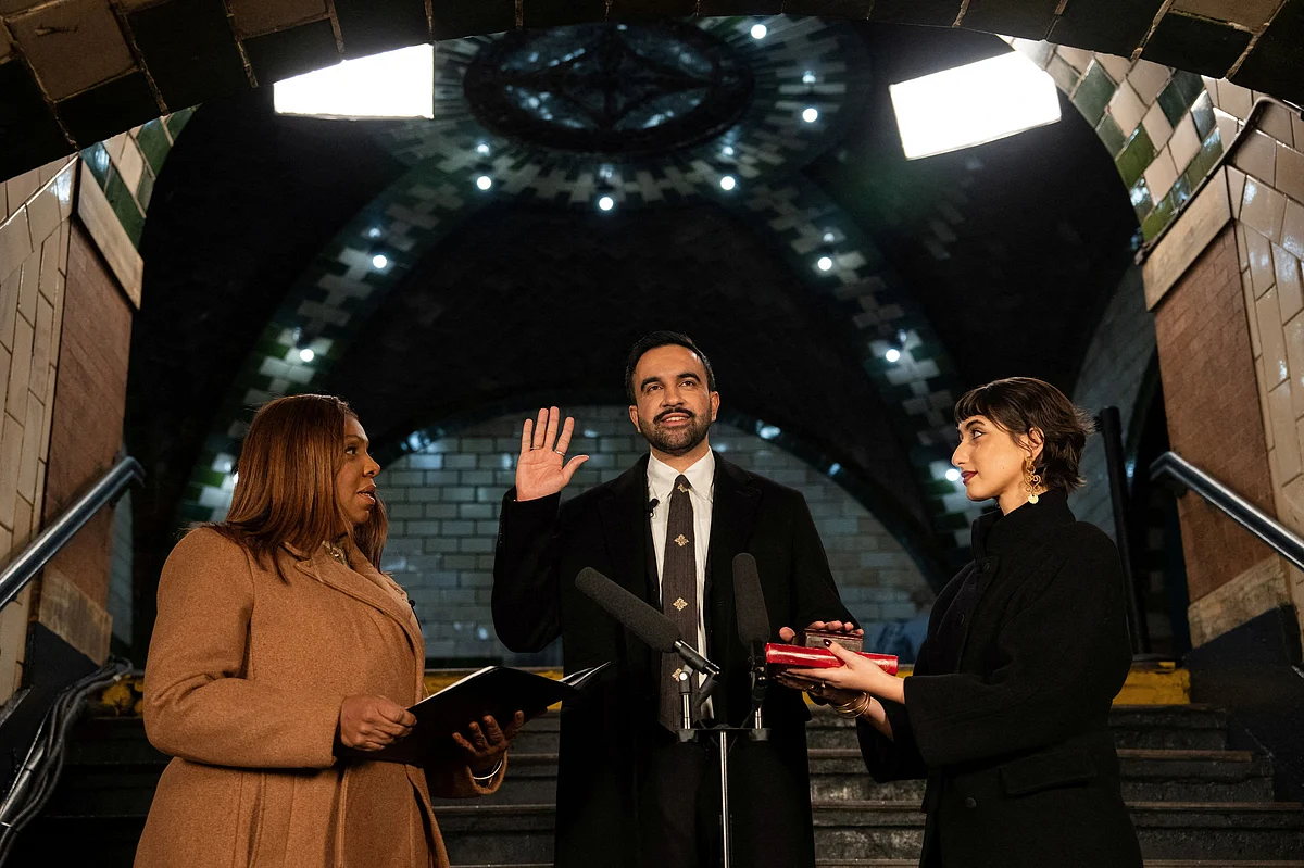 Zohran Memdani, Yemin Töreninde Kur'an-ı Kerim'i Kullanan ilk New York Belediye Başkanı Oldu
