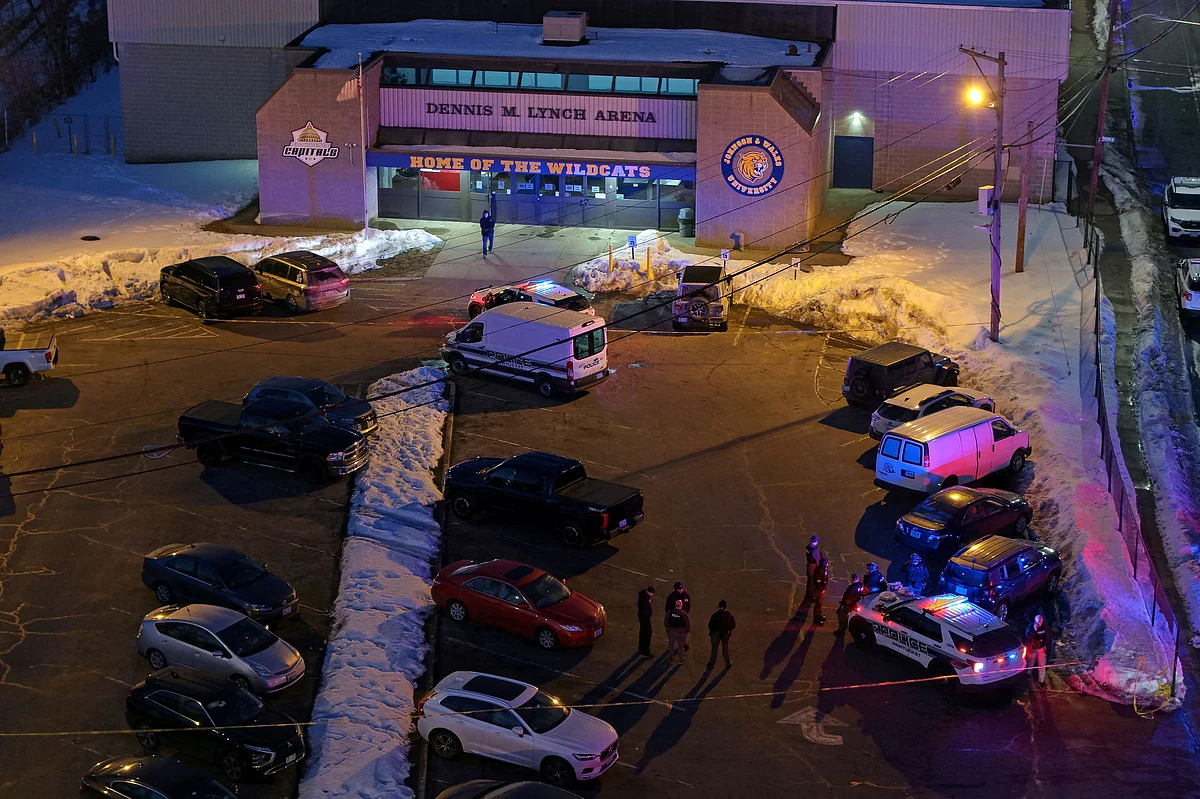 ABD Buz Pistine Ateş Açarken En Az 2 Kişi Öldü, 3 kişi Ağır Yaralandı