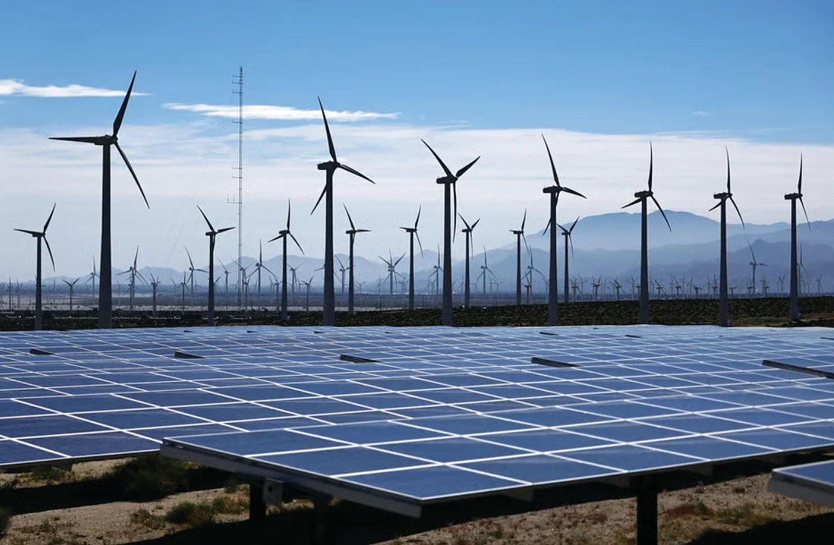 Abu Dabi, Çiftliklerin ve Dinlenme Evlerinin Güneş Enerjisi Kullanarak Kendi Elektriklerini Üretmelerine İzin Veriyor