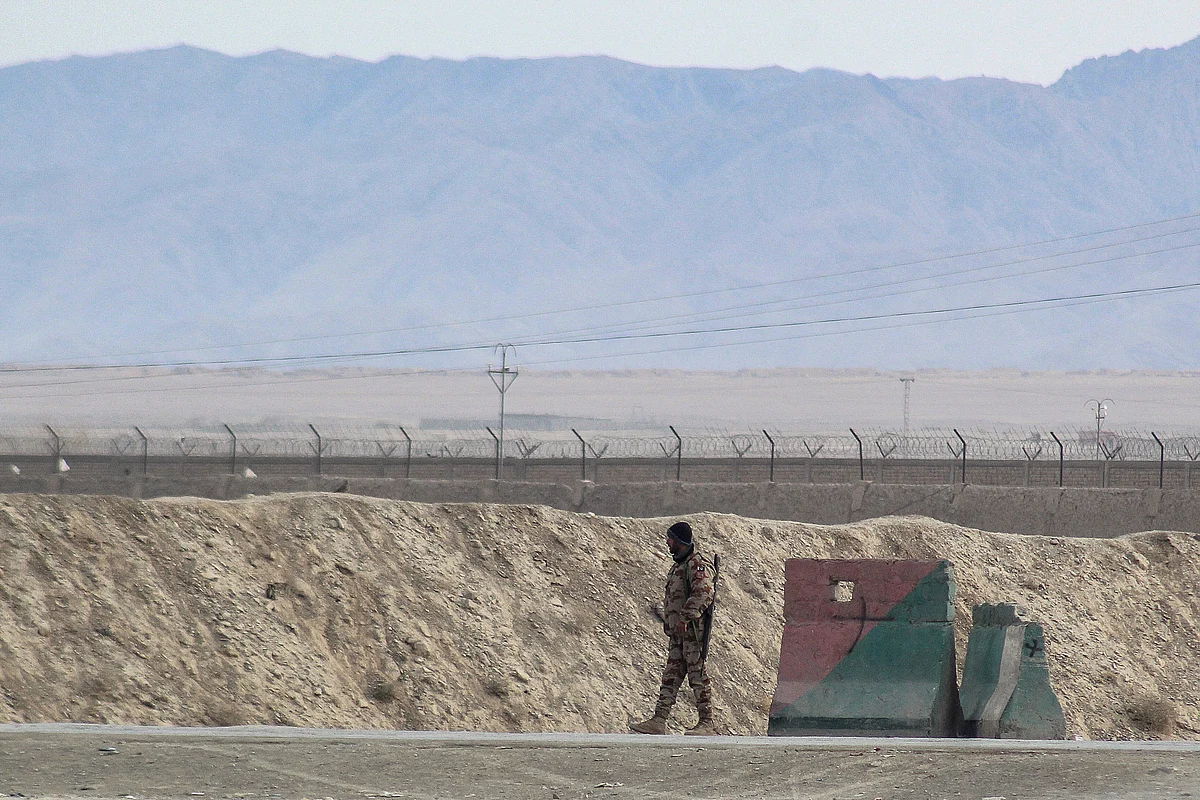 Açıkladı: Pakistan ve Afganistan Arasındaki Son Savaşın Arkasında Ne Var?