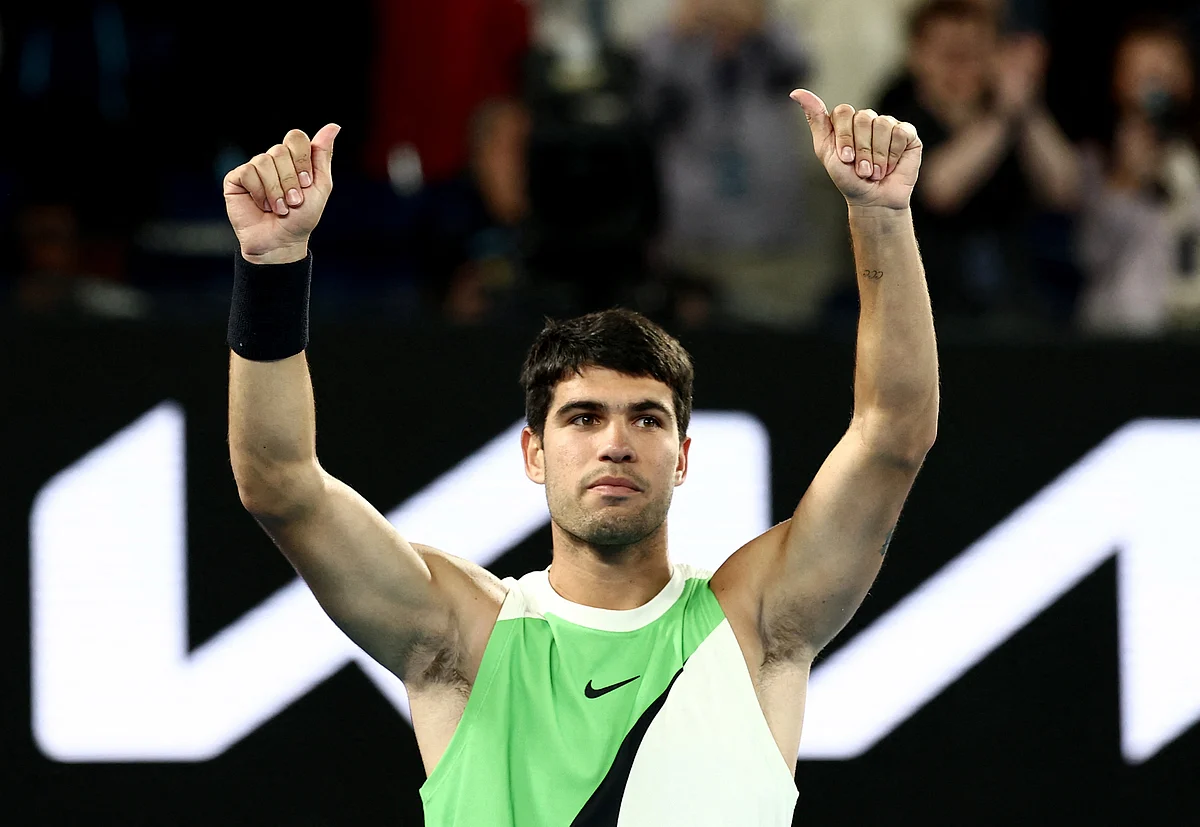 Alcaraz, İlk Avustralya Açık Şampiyonluğunu Kazanmak için 4 Sette Djokovic'i Geçti