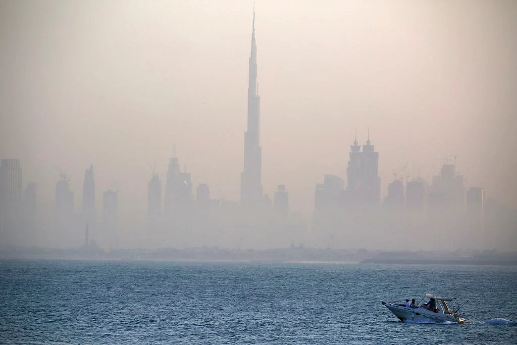 BAE'de Yarın Hava Durumu: Dubai'de Sıcaklık 19 ° C'ye Düştüğünde Sisli Koşullar Devam Ediyor