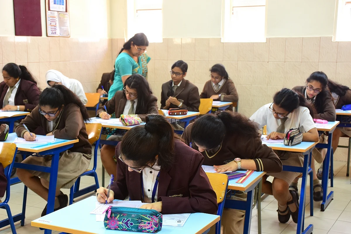 Cbse, Tüm 10. Sınıf Öğrencilerinin ilk Sınava Girmesi Gerektiğini Söylüyor