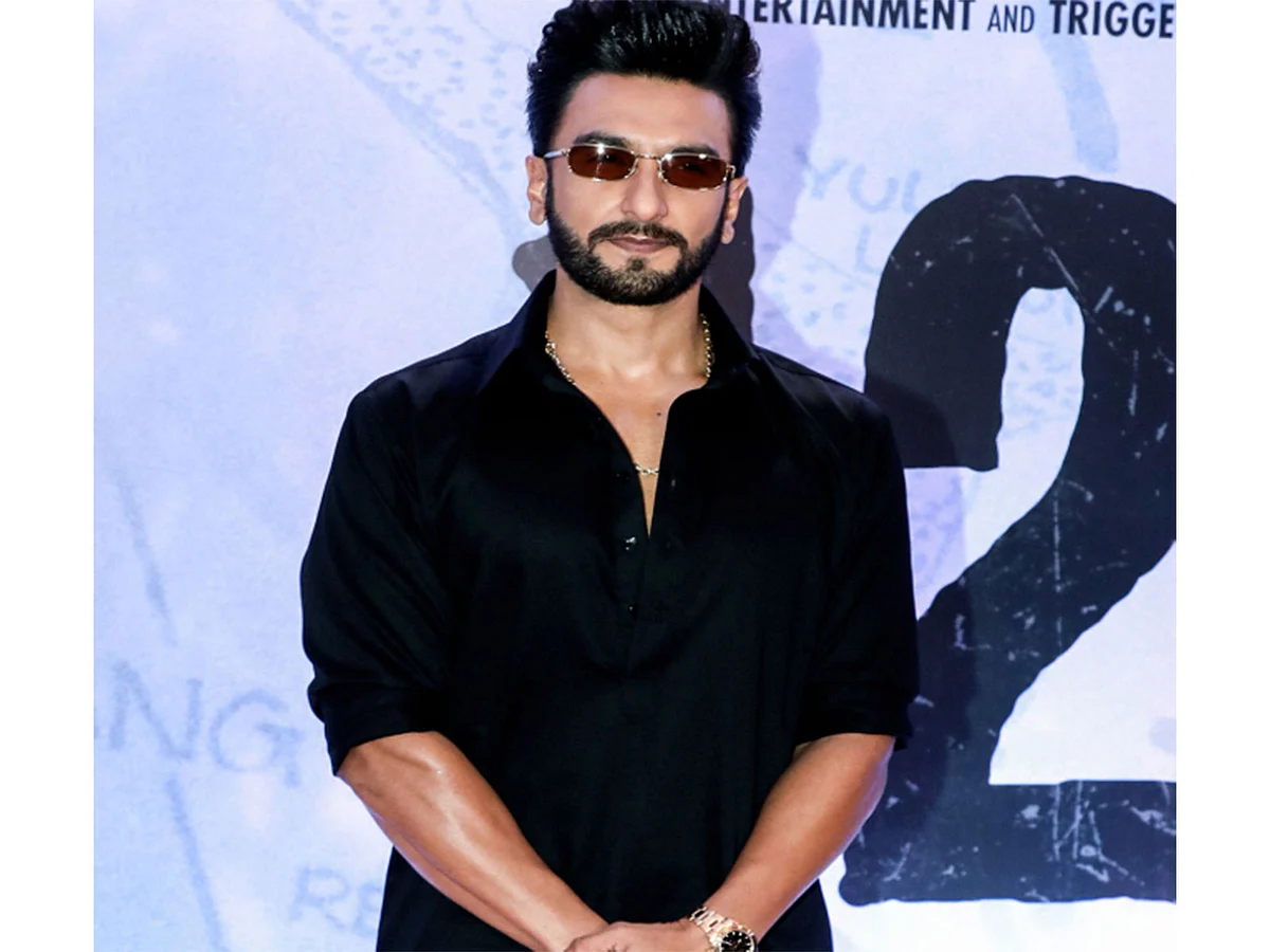'Ceza Rengi Verildi': Ranveer Singh, 'Kantara' Yorumları Nedeniyle Fir'ı Görevden Almak için Dilekçe Verdi