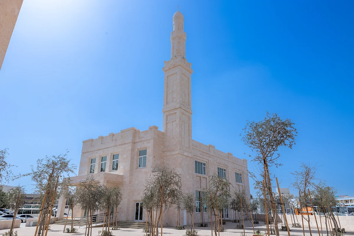 Dubai, İbadethaneleri Genişletmek için Ramazan Ayında Al Waliday Camii'ni Açtı