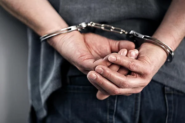 Dubai Polisi 24 Küresel Şüpheliyi Tutukladı, 2025'in 4. Çeyreğinde 200'den Fazla Uyuşturucu Sitesini Engelledi