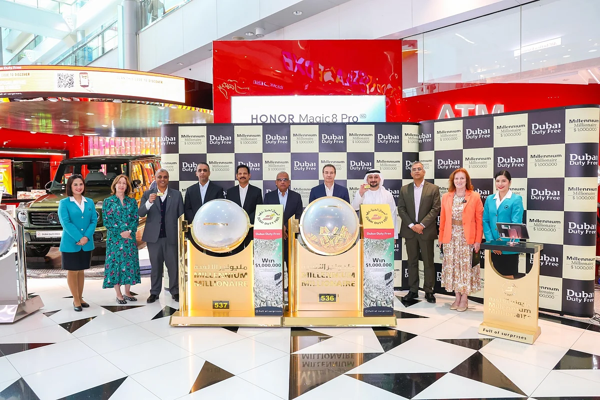 Dubai Typing Center'da Çalışan Hintli Göçmen Duty Free Çekilişinde 1 Milyon Dolar Kazandı