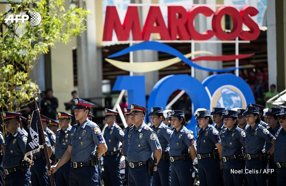Filipinliler, Marcos'un Devrilmesinin Yıldönümünde Yolsuzluğu Protesto Etti