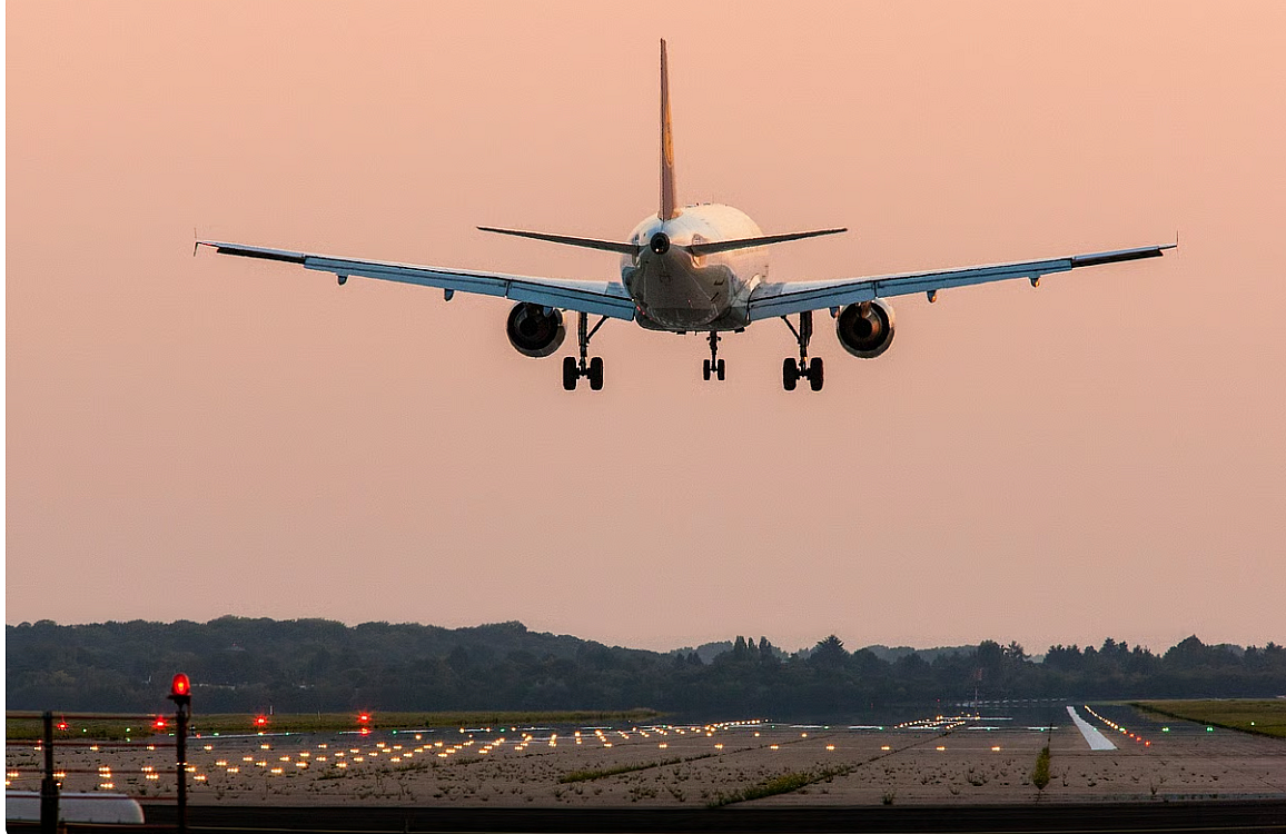 Flydubai, İsrail ve ABD'nin İran'a Saldırması Nedeniyle Hava Sahasının Kapanması Nedeniyle Uçuşları İptal Etti, İptal Etti