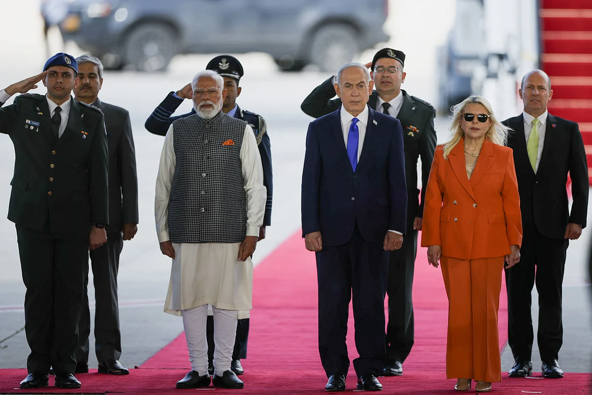Hindistan Başbakanı Modi İsrail'e Geldi; Savunma ve Ticaret Bağlarını Güçlendirmeyi Hedefliyor