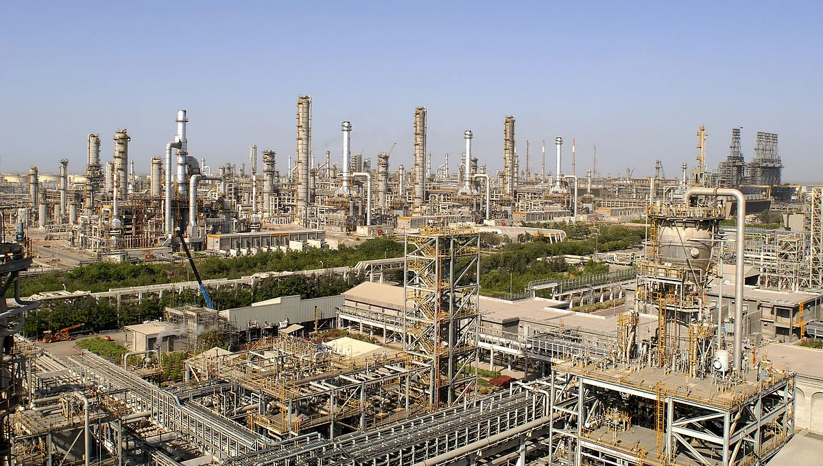 Hintli Rafineriler, ABD Ticaret Anlaşması için Rus Petrolünden Kaçınıyor