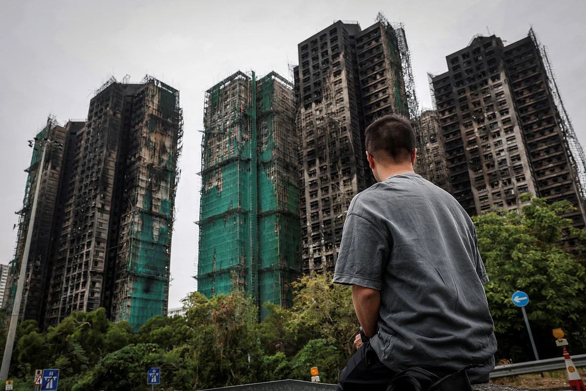 Hong Kong, Ölümcül Yangında Hasar Gören Daireler için Satın Alımlar Sunacak