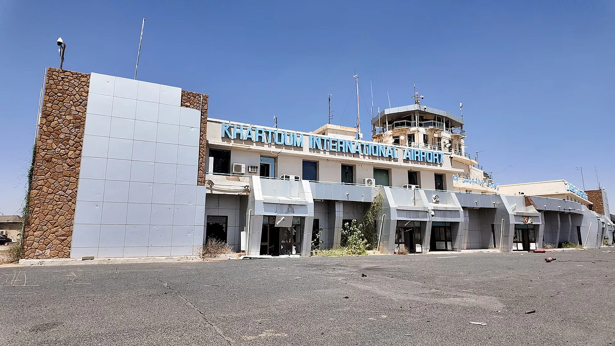 İlk Yolcu Uçuşu Yaklaşık 3 Yıl Sonra Sudan'ın Hartum Havalimanı'na İndi