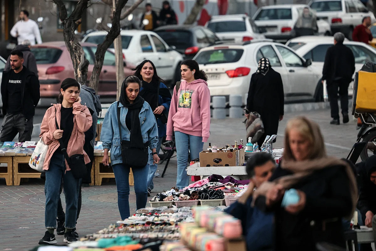 İran Protestoların Ardından Öğrencilerin 'Kırmızı Çizgilere' Saygı Duyması Gerektiğini Söyledi