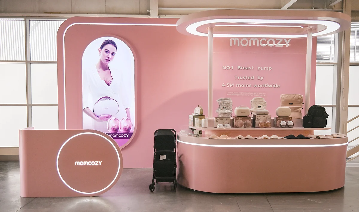 Modanın Femtech İle Buluştuğu Yer: Momcozy, Dubai Moda Haftasında Modern Anneliği Yeniden Tanımladı