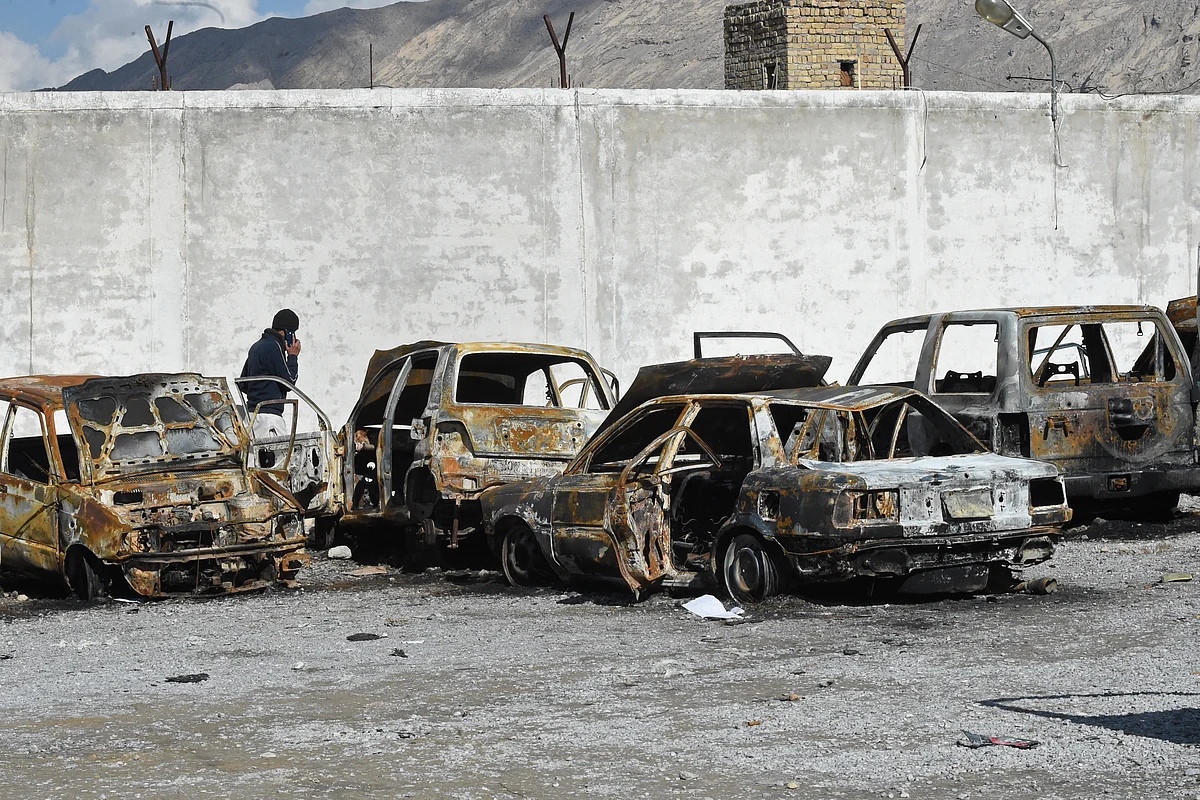 Pakistan'ın Kuzeybatısındaki 48 Saat Boyunca Düzenlenen Saldırılarda Yaklaşık 20 Kişi Öldü