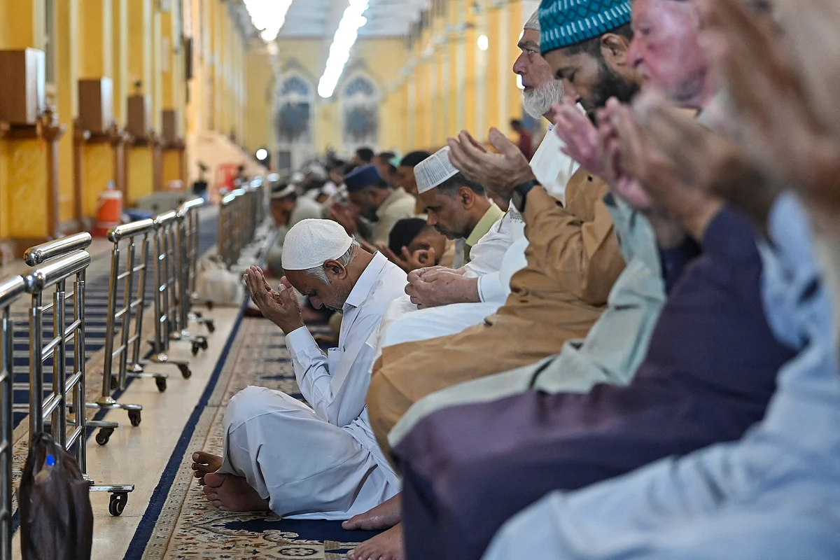 Ramazan Kazası mı? BAE Sakinleri Neden Oruç Tutmanın ilk Haftasında Baş Ağrısı, Yorgunluk Çekiyor