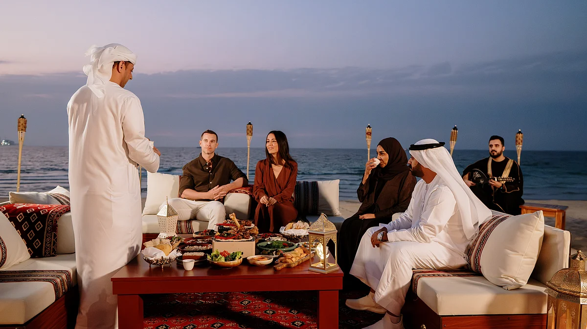 Restoran İncelemesi: Jumeirah Al Naseem'de Yıldızların Altında Samimi Bir Ramazan Yemeği Deneyimi