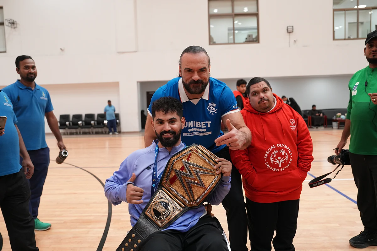 Royal Rumble'dan Sonra Wwe Süper Yıldızları Suudi Arabistan'da Topluluk Girişimlerine Öncülük Ediyor
