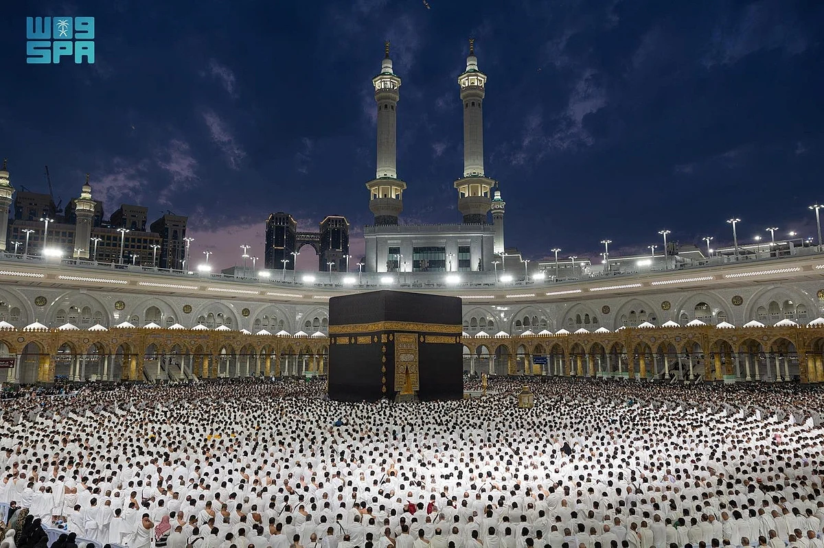 Suudi Arabistan, Düşük Performans Nedeniyle 1.800 Umre Seyahat Acentesini Askıya Aldı