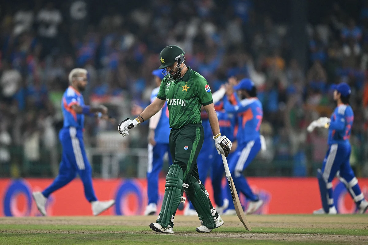 T20 Dünya Kupası Maçı: Pakistan, Usman'ın Hindistan'ın Axar'ına Düşmesiyle Kilit Kapıyı Kaybetti