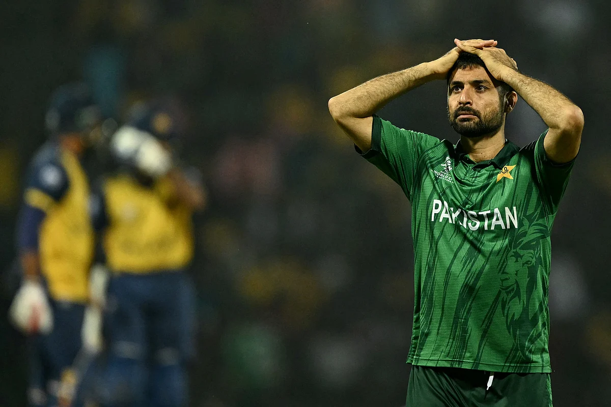 T20 Dünya Kupası: Pakistan, Sri Lanka'yı Kazanmasına Rağmen Elendi