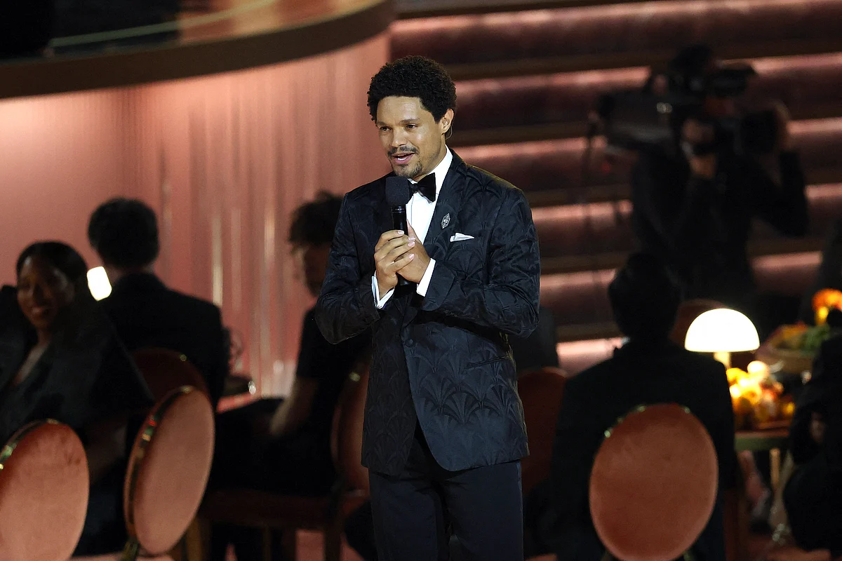 Trump, Grammy Sunucusu Trevor Noah'ı Epstein'ın Yorumuyla İlgili Yasal İşlemle Tehdit Etti