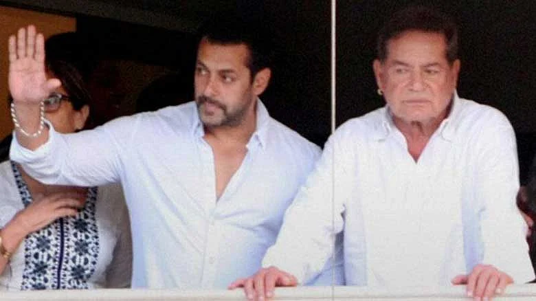 Usta Bollywood Senaristi Salim Khan Hastaneye Koştu