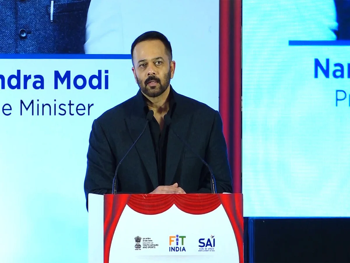 Video: Yönetmen Rohit Shetty'nin Bombay'daki Evinin Dışında Kovulma Bildirildi; Soruşturma Devam Ediyor