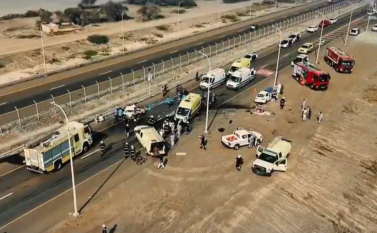 Video: Umman'da Çok Araçlı Çarpışmada 3 Kişi Öldü, Üç Kişi Yaralandı