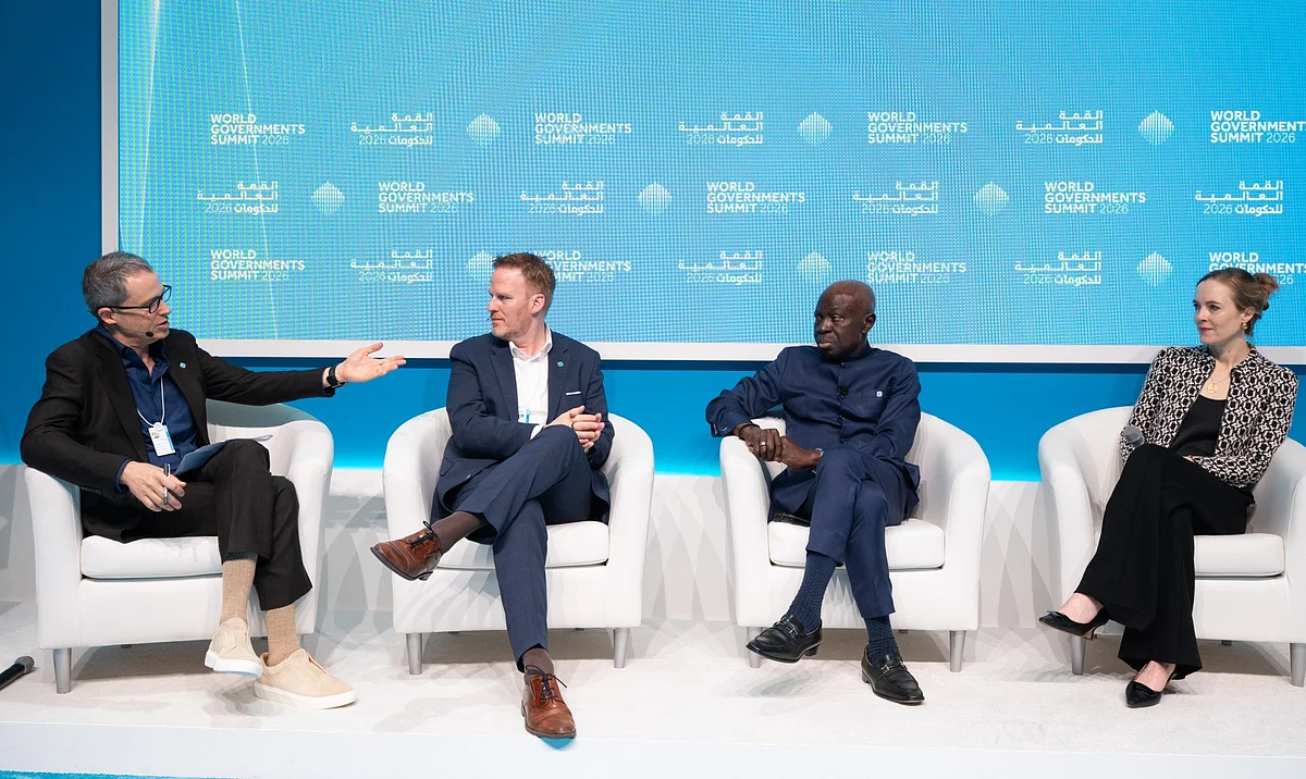 Yapay Zeka, Belirsizlik, Sabit Rollerin Sonu: Dubai'deki Uzmanlar Gelecekteki İş Yerini Tartışıyor