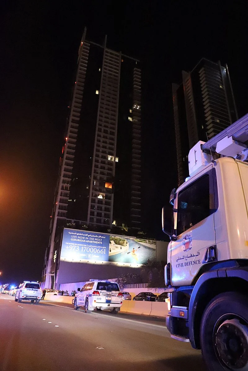 İran Saldırısı, Bahreyn'deki Otel ve 2 Konut Binasını Vurdu; Kayıp Bildirilmedi