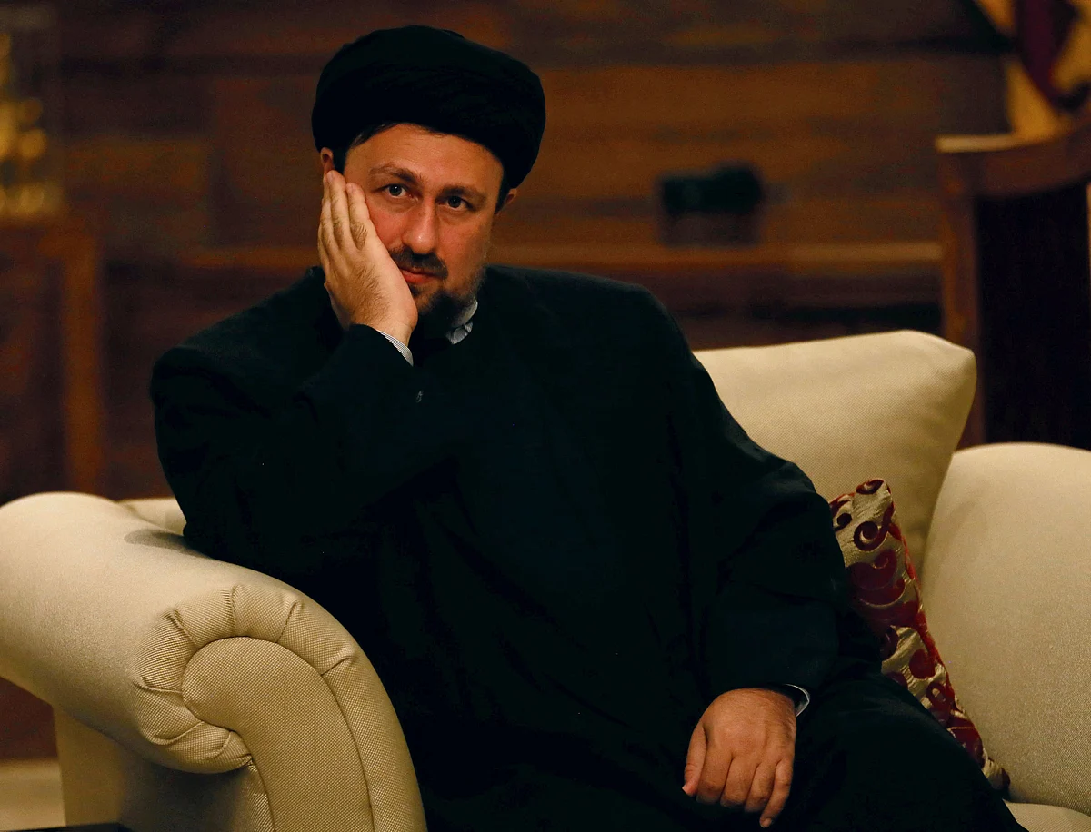 İran'ın Yüce Lideri Hamaney'in Ölümü, Humeyni'nin Torunu Hassan'ı Odak Noktasına Getiriyor